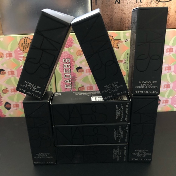 NARS Audacious Lipstick - Picture 4 of 5